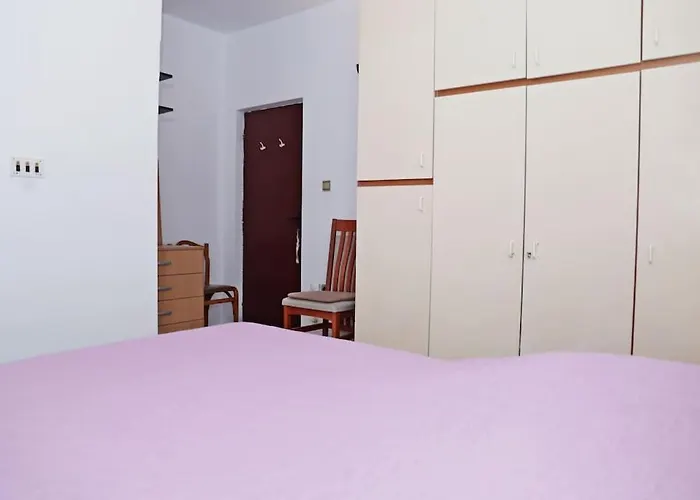 Room St Antun